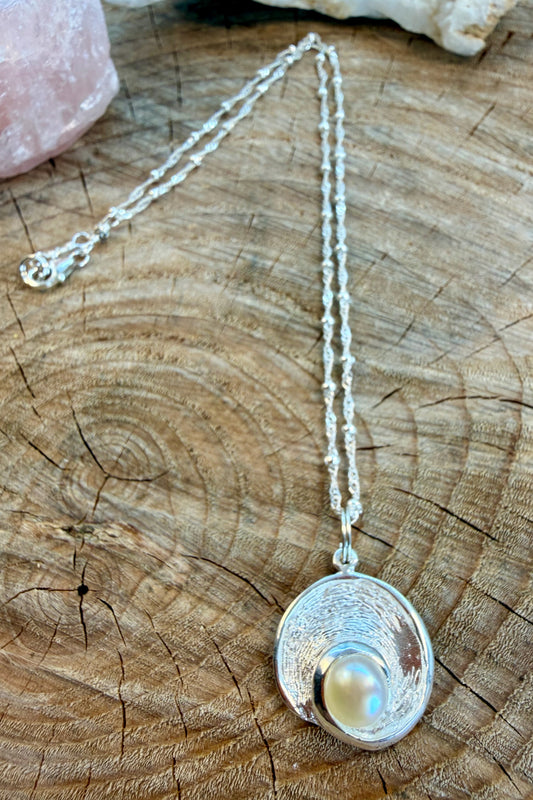 A Pearl Of A Girl