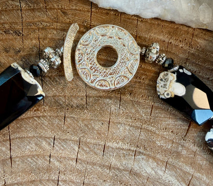 The Black And White Modern Necklace
