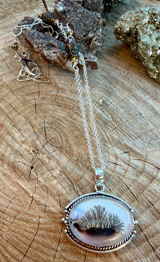 Simple Dendritic Agate Necklace