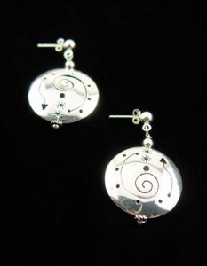 Sinner Swing Earrings Image