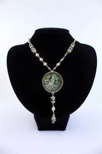 The Beautiful Necklace Image