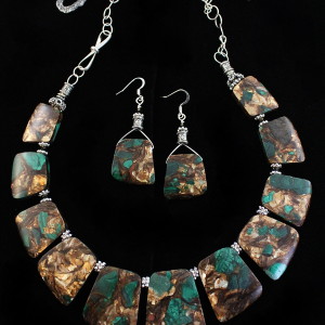 The Bronzed Malachite Necklace