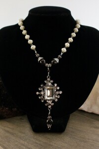 The Anne Boleyn Necklace