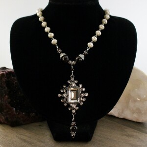 The Anne Boleyn Necklace