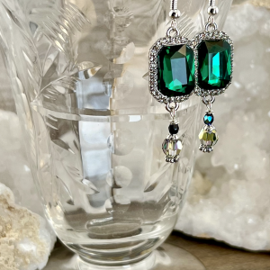 Emerald Holiday Earring