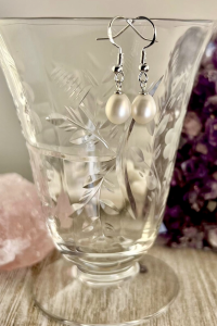 Simple Pearl Earrings