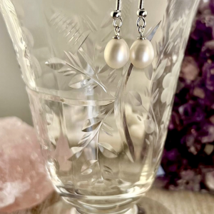 Simple Pearl Earrings